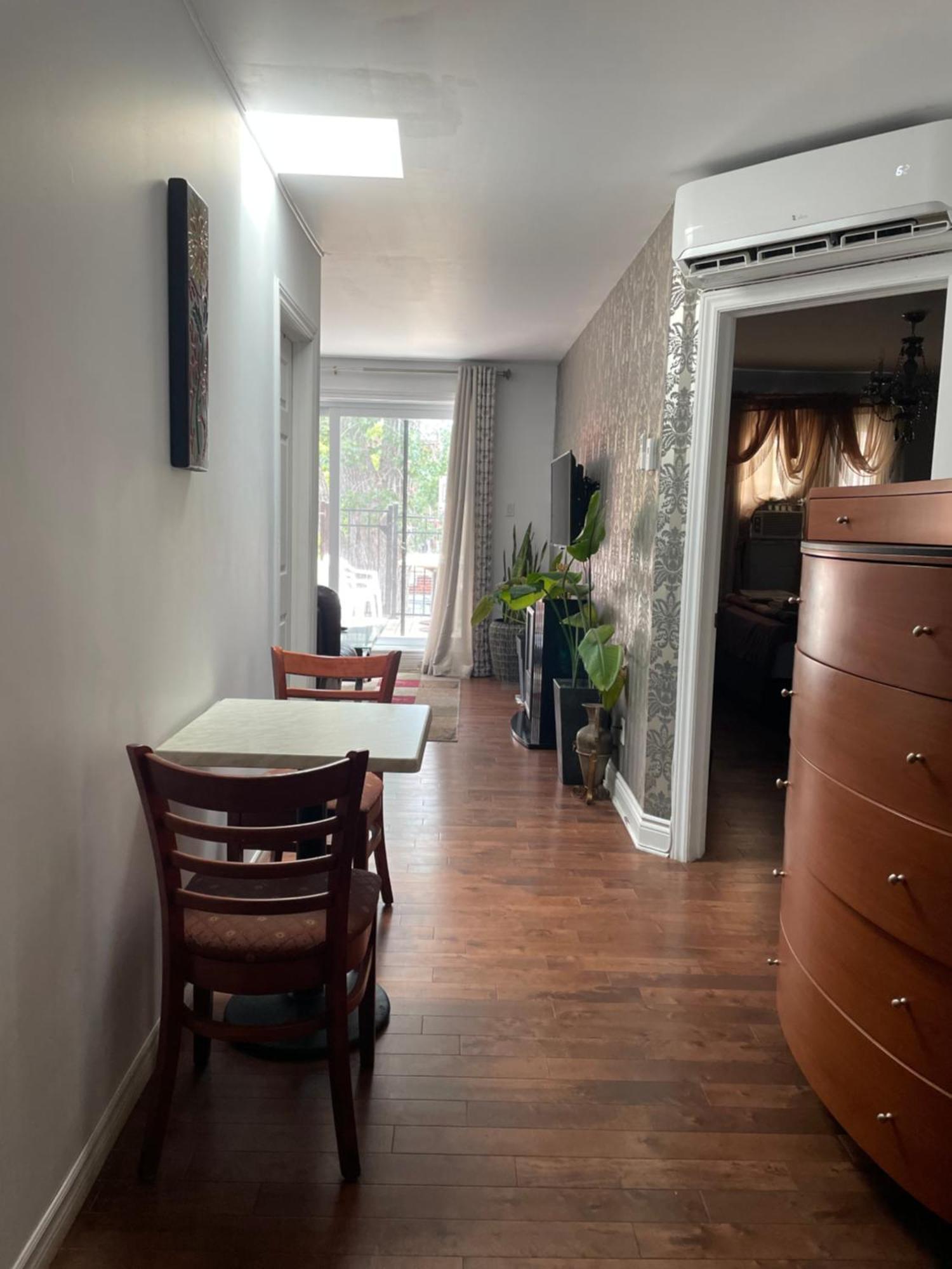 Self Service Small Breakfast, 2 Double Beds Private Room Montreal Exterior photo